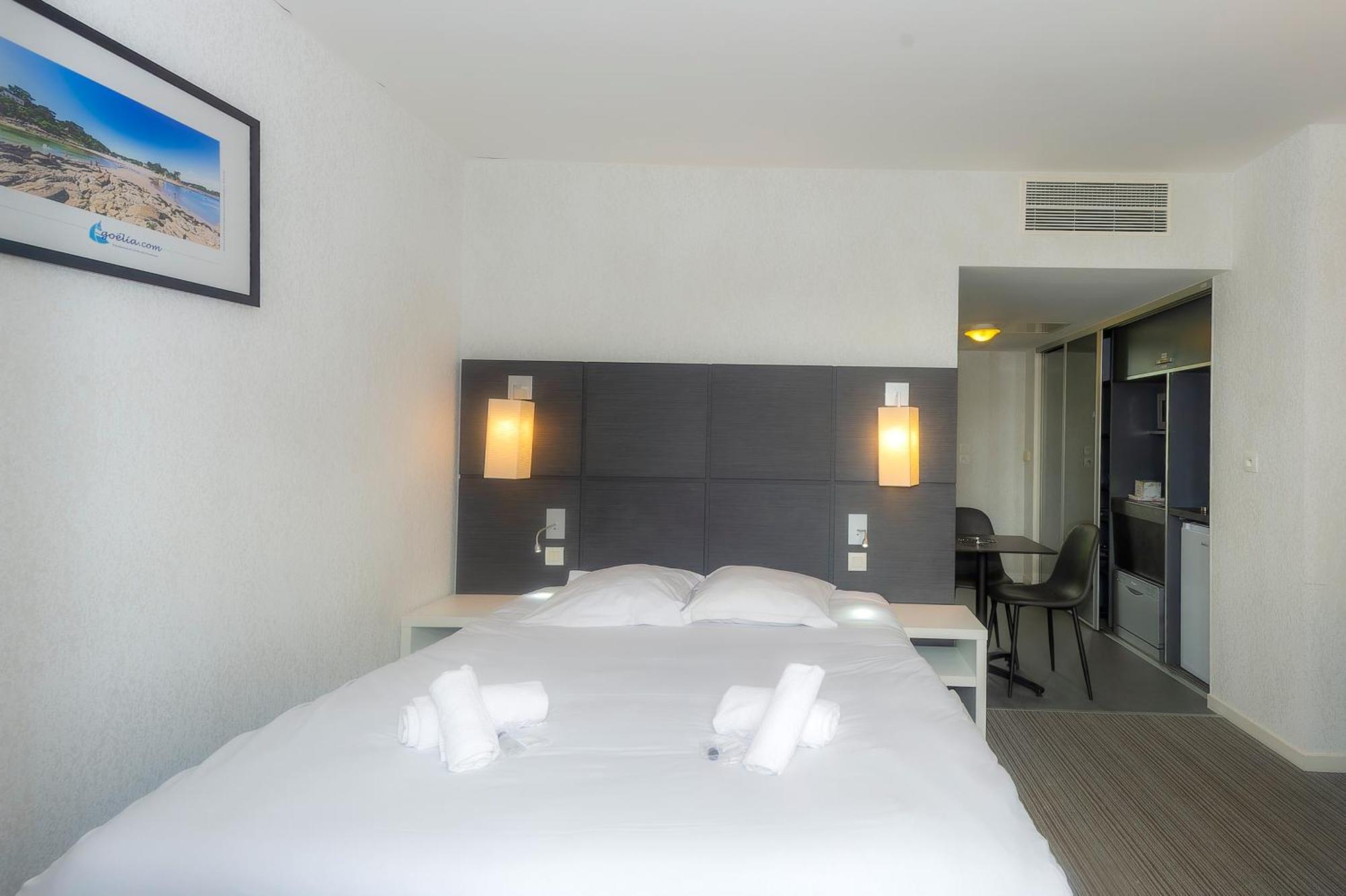 One-Bedroom Apartment,1613673089:JPEG